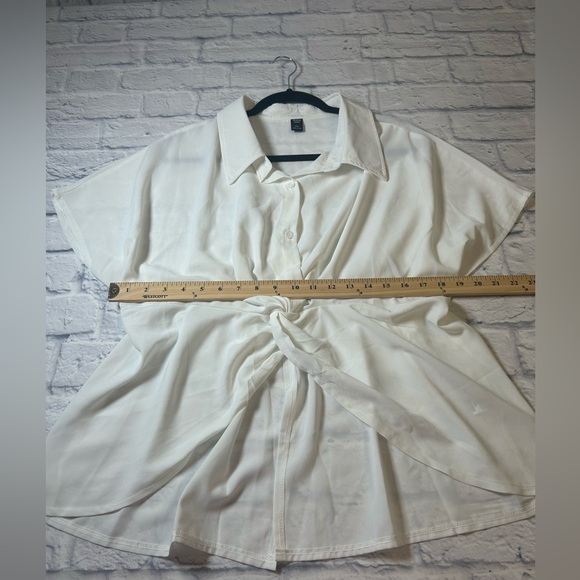 SHEIN White Button Down Shirt with Knot Detail. Size 2X - Picture 4 of 6